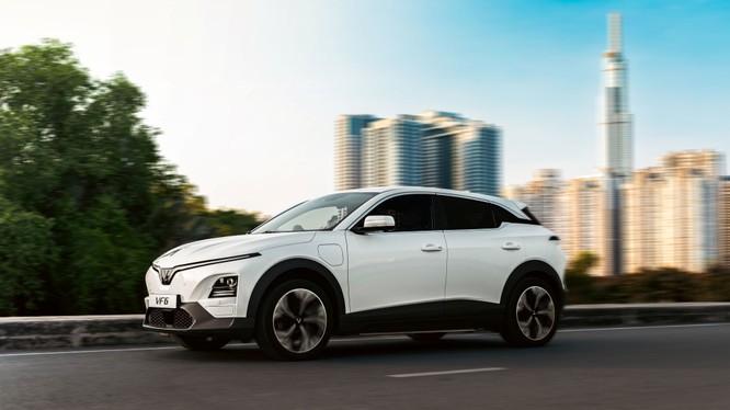 Cộng đồng người dùng xe điện xúc động với những khoảnh khắc đặc biệt trong video clip “VinFast Triệu khoảnh khắc”