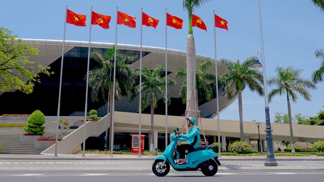 Bác tài yên tâm gắn bó với Xanh SM nhờ công việc ổn định và môi trường làm việc tích cực.