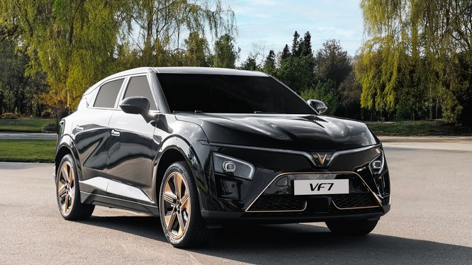 Trải nghiệm thực tế từ chủ xe VF 7: Thiết kế sang chảnh, vận hành như “báo săn” và chi phí 0 đồng 