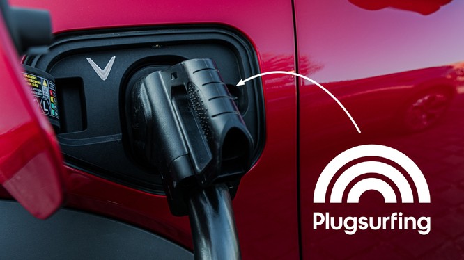 Vinfast hợp tác với Plugsurfing màu trải nghiệm sạc xe điện liền mạch tại châu Âu