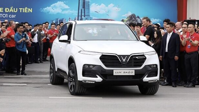 Vinfast hỗ trợ khách hàng lãi vay 2 năm đầu tiên khi mua Lux qua ngân hàng