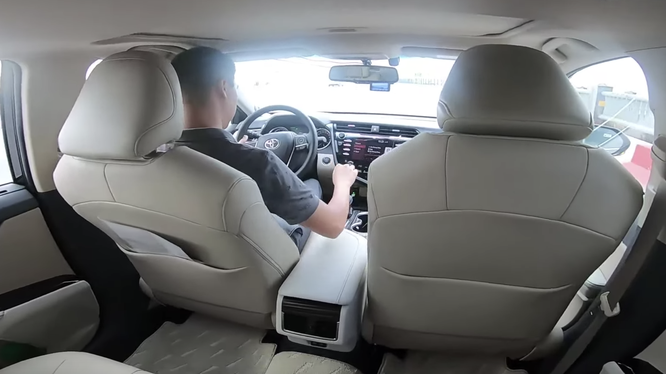 Trải nghiệm Toyota Camry 2.5Q 2019 cùng nhiếp ảnh gia Chu Việt Hà 