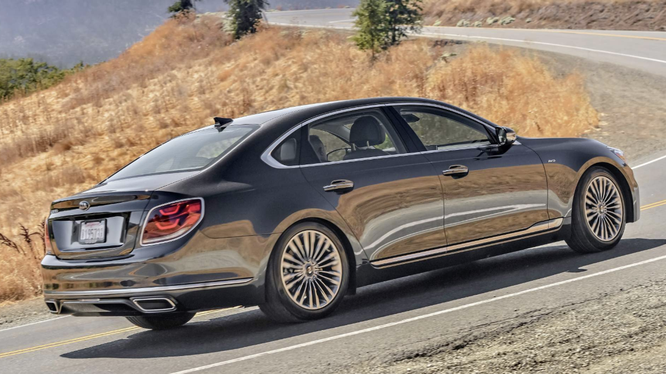 Năm 2019, KIA chỉ bán được 390 chiếc sedan K900 tại Mỹ 