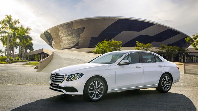 Mercedes-Benz Việt Nam ra mắt phiên bản E 200 Exclusive 2020, giá 2290 triệu đồng