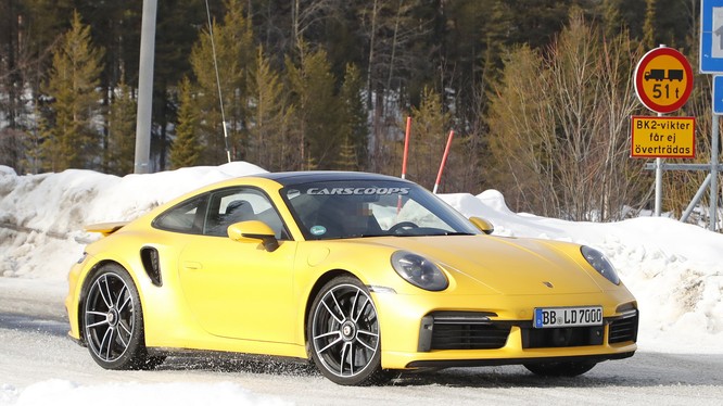 Porsche 911 Turbo S 2021 lộ ảnh thật cả 2 phiên bản Coupe và Convertible