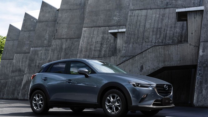Mazda CX-3 được trang bị động cơ 1.5 mới và màu sơn hấp dẫn