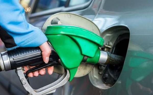 Nước vào bình xăng, xử lý sao cho an toàn?