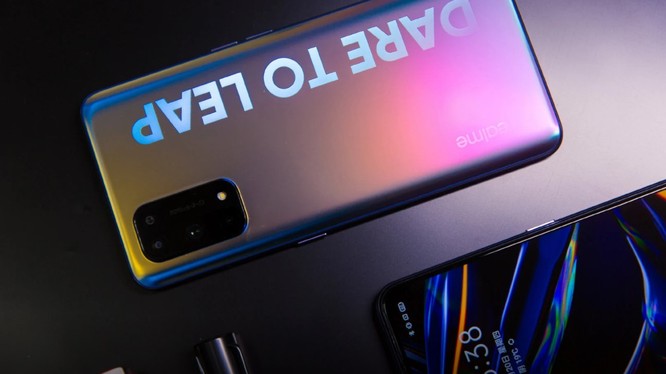 Realme X7 hé lộ thiết kế mặt lưng tuyệt đẹp, nhiều khả năng chỉ dành cho thị trường Trung Quốc