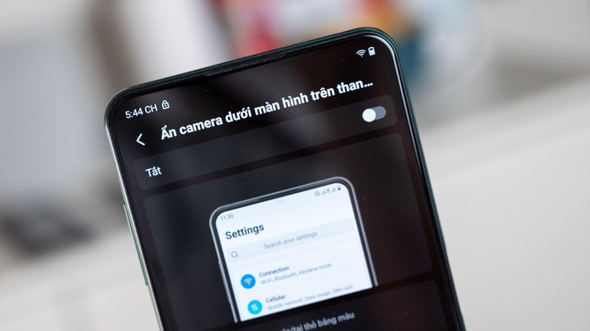 Camrara ẩn dưới màn hình là tính năng được chờ đợi nhất trong năm 2021