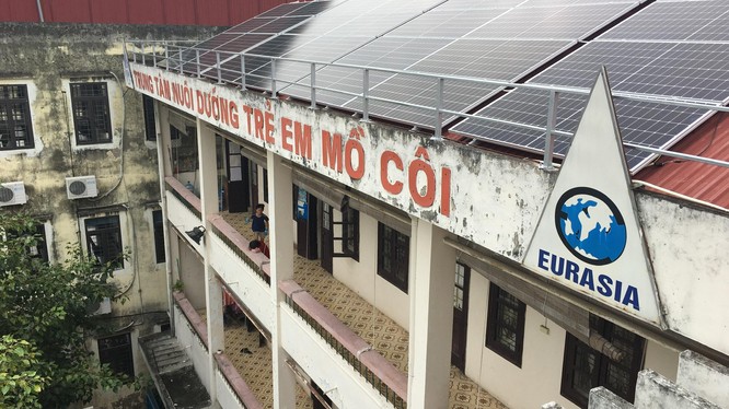 Piaggio Việt Nam đồng hành cùng Dự án từ thiện “Điện năng lượng mặt trời”