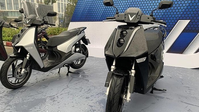 Vinfast ra mắt 2 dòng xe máy điện mới và công bố mô hình mua sắm O2O