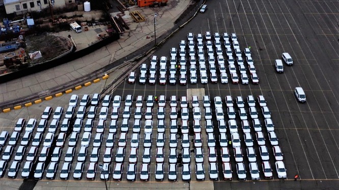 VinFast nhận đủ giấy phép bán hàng tại Mỹ - lô xe VF8 đầu tiên đã cập cảng