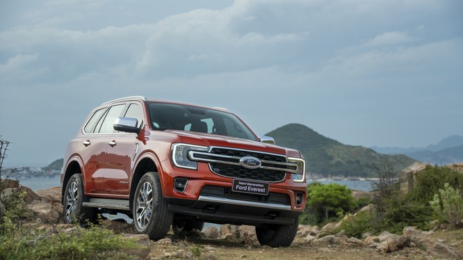Ford Việt Nam nâng cấp Everest Titanium 4x2 với gói công nghệ an toàn, thông minh