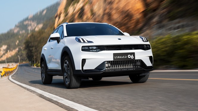 SUV cỡ B - Lynk&Co 06 chính thức ra mắt tại Việt Nam