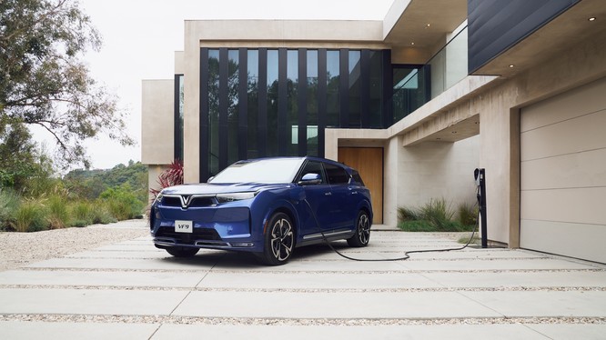 VinFast bàn giao hơn 10.000 ô tô điện trong tháng 1/2025