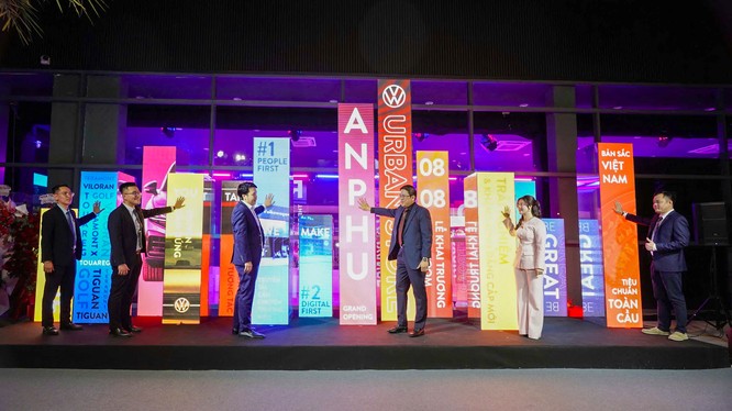 Volkswagen Việt Nam khai trương đồng loạt 5 đại lý – cột mốc mới trong chiến lược mở rộng toàn diện.