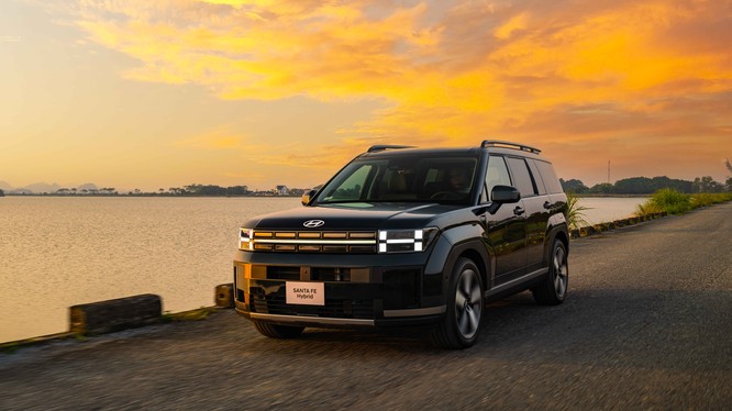 Hyundai Thành Công giới thiệu SantaFe Hybrid đến thị trường Việt Nam