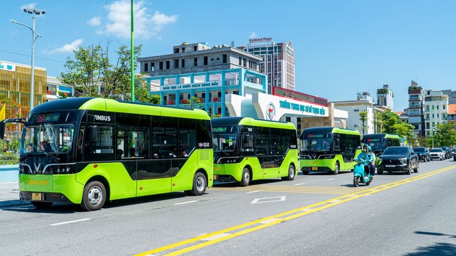 Quảng Ninh triển khai xe bus điện miễn phí đưa đón học sinh đến trường