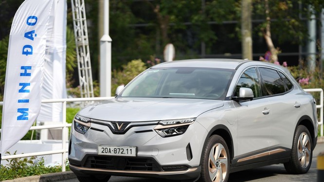 VinFast VF 8: Mạnh mẽ như xe sang, giá chỉ bằng SUV hạng C