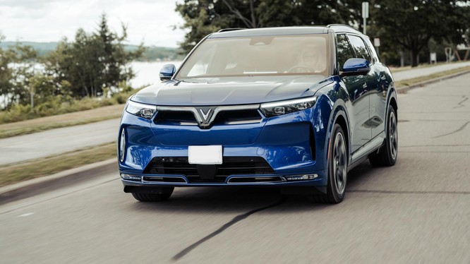 VinFast VF 9: Tiện nghi “hạng nhất”, vận hành ăn đứt xe xăng nhưng “nuôi” chỉ 0 đồng