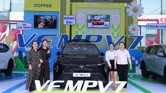 VinFast tổ chức trải nghiệm mẫu VF MPV 7 tại Thanh Hóa.