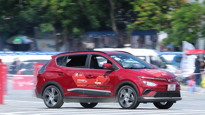 Lọt top xe bán chạy nhất Việt Nam, VinFast VF e34 khẳng định vị thế ô tô điện quốc dân cho mọi nhà