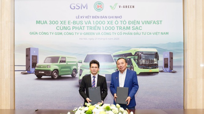 Ông Nguyễn Văn Thanh – Tổng Giám đốc GSM Toàn cầu và ông Nguyễn Văn Kết – Chủ tịch HĐQT CK Việt Nam tại lễ ký kết hợp tác.