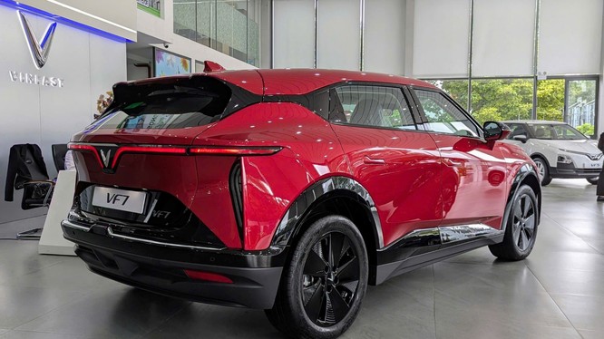 Ưu đãi khủng dịp cuối năm, cơ hội sở hữu VF 7 Eco – “nhà vô địch kép” của phân khúc C-SUV