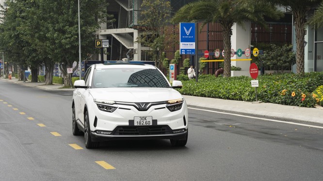 Xuống tiền VinFast VF 8 dịp giáp Tết: Nhận quà lớn, tiết kiệm cả trăm triệu đồng