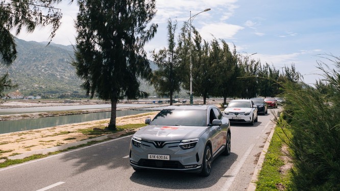 Xưởng dịch vụ phủ kín như “Wi-Fi toàn quốc”, chủ xe VinFast yên tâm trên mọi cung đường