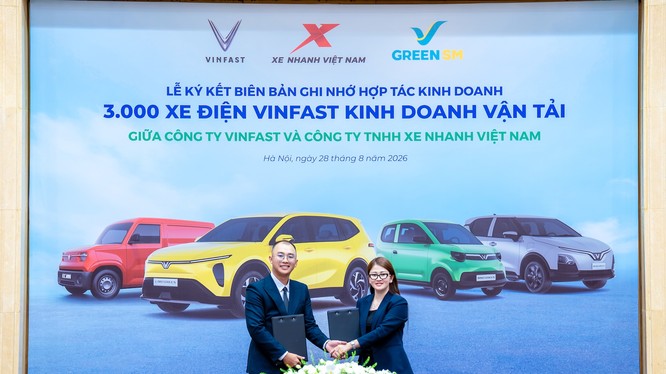 Xe nhanh Việt Nam mua 3.000 ô tô điện VinFast để vận doanh trên nền tảng Green SM Platform