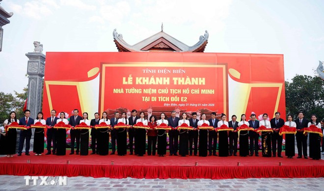 Tổng Bí thư Tô Lâm và đoàn công tác Trung ương đến dự Lễ Khánh thành Nhà tưởng niệm Chủ tịch Hồ Chí Minh tại di tích đồi E2 ở phường Điện Biên Phủ, tỉnh Điện Biên. Ảnh: Thống Nhất/TTXVN.