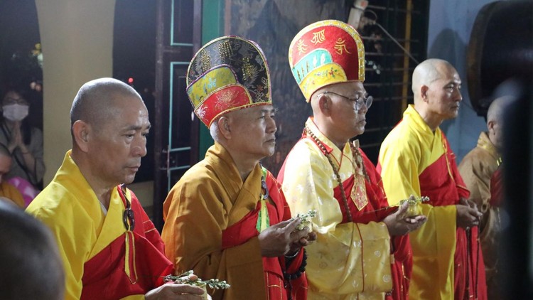 Lễ nhập kim quan Ni Trưởng thượng Huệ hạ Giác - Tông Trưởng Liên Tông Tịnh Độ Non Bồng