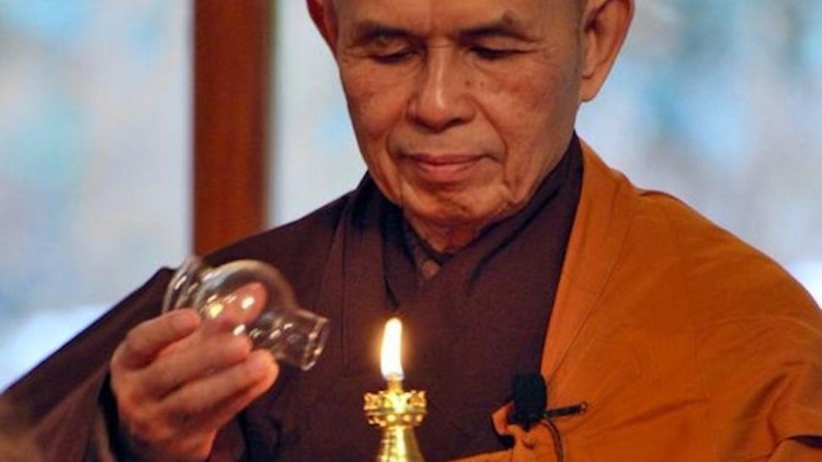 Thiền sư Thích Nhất Hạnh đã viên tịch vào 0 giờ khuya ngày 22/1/2022 (tức ngày 20 tháng Chạp năm Tân Sửu), trụ thế 95 năm.