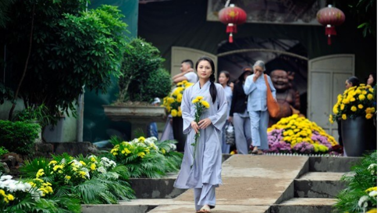 Sau khi quy y, Phật tử có cần mặc áo tràng khi đi chùa không?