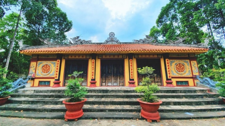 Chùa Bửu Hưng: Ngôi chùa cổ với những bức tượng Phật độc đáo 