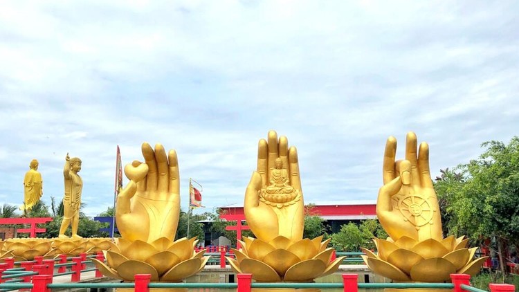 Chùa Phật Học 2 là ngôi chùa lộng lẫy ở Sóc Trăng