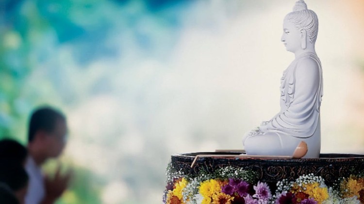 Không giữ giới có năm điều suy hao