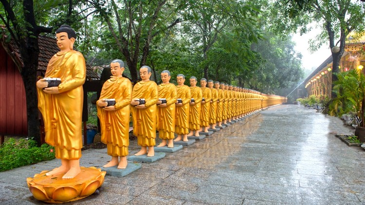 Xin ăn mà không ăn xin theo lời Phật dạy