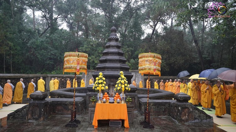 Lễ tảo tháp và tưởng niệm Tổ sư Thiệt Diệu Liễu Quán tại Huế