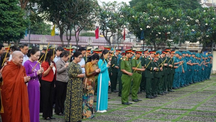 Ban Trị sự GHPGVN Q.Gò Vấp dâng hương tưởng niệm các anh hùng liệt sĩ