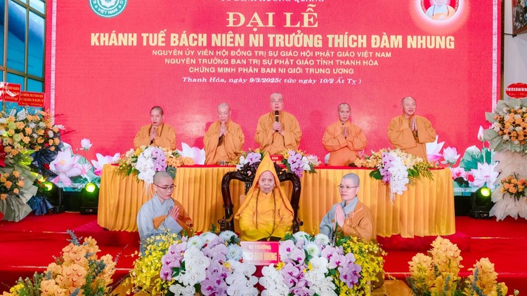 Đại lễ khánh tuế Ni trưởng Thích Đàm Nhung tròn 100 tuổi