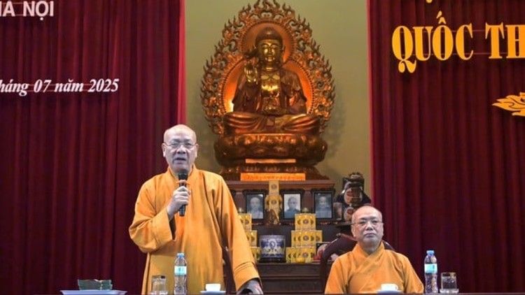 Hòa thượng Thích Quảng Tùng phát biểu sách tấn Tăng Ni sinh và nói về ý nghĩa cúng dàng hạ trường Học viện