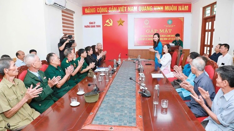 Thanh Hóa: Các chùa trên địa bàn phường Bỉm Sơn và Quang Trung tặng quà nhân ngày 27/7
