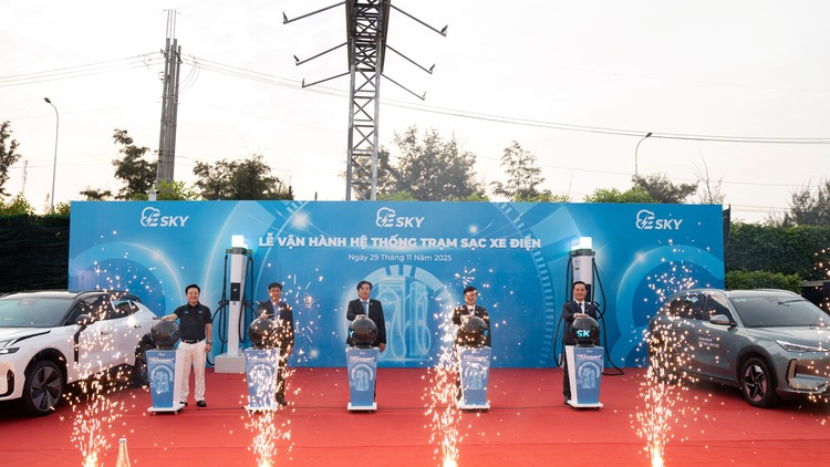 Tasco Auto và Esky ký kết hợp tác chiến lược - Chung tay phát triển hệ thống hạ tầng trạm sạc nhanh cho xe điện tại Việt Nam 