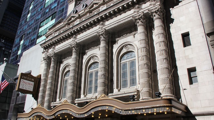 Thomas Edison và Louis Comfort Tiffany hợp tác trong dự án Nhà hát Lyceum. Ảnh: IBDB