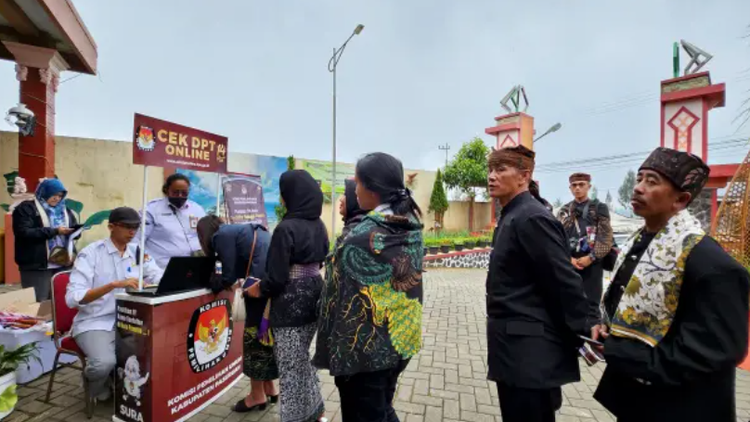 8.000 người tham gia khóa học về quyền tự do ngôn luận, AI và bầu cử. Ảnh: Shutterstock