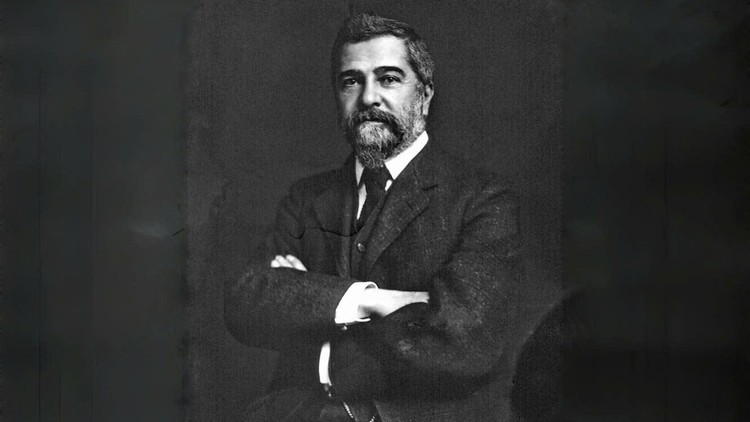 Nghệ sĩ, nhà thiết kế Louis Comfort Tiffany. Ảnh: Sotheby's