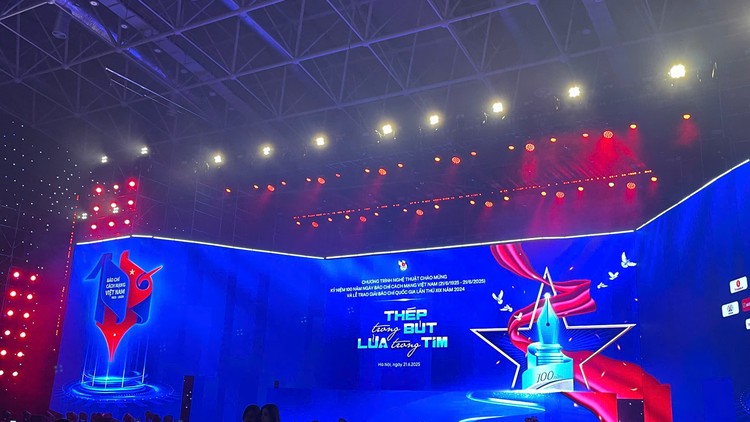Lễ trao Giải Báo chí Quốc gia lần thứ XIX - năm 2024 với chủ đề “Thép trong bút, lửa trong tim”.