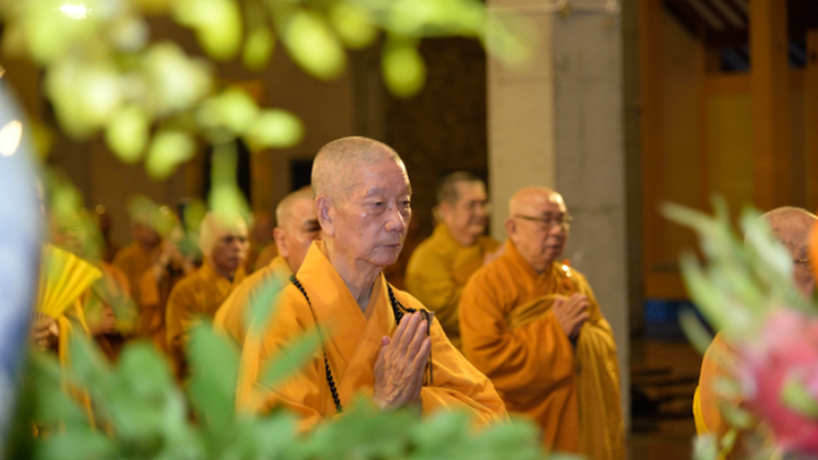 Những điều Phật tử cần biết về sám hối, tụng Kinh, niệm Phật